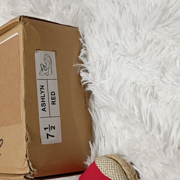 New Journee Collection Ashlyn Red Espadrille Wedge Sandals 7.5
